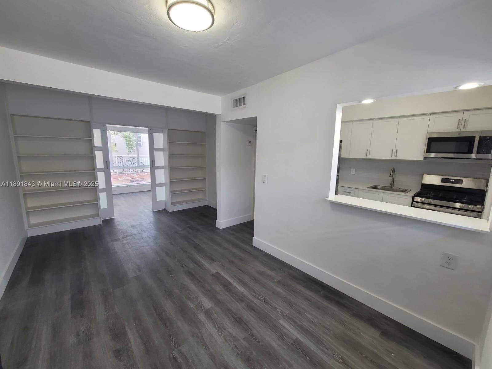 Small Image of 7435 BYRON AVE, Miami Beach Number 11