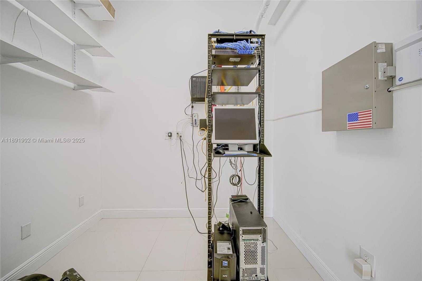 Small Image of 814 PONCE DE LEON BLVD #304, Coral Gables Number 12