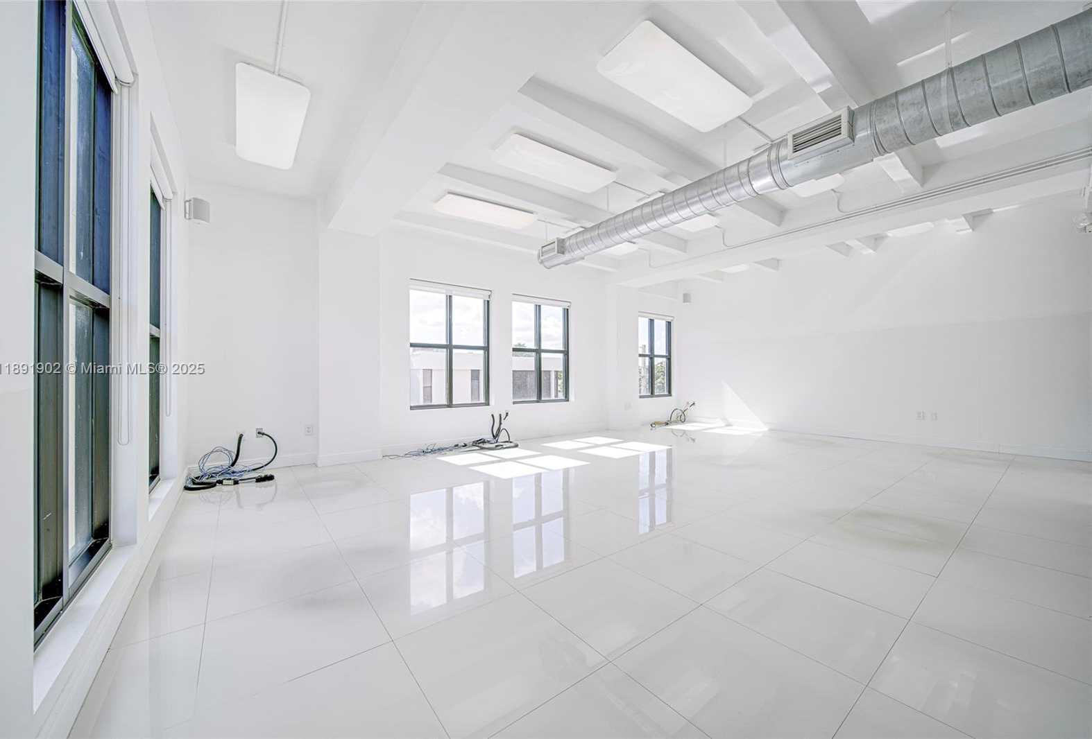Small Image of 814 PONCE DE LEON BLVD #304, Coral Gables Number 2