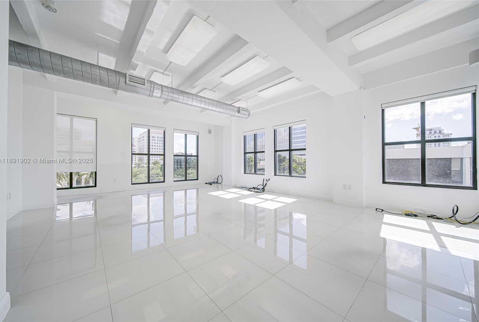 Small Image of 814 PONCE DE LEON BLVD #304, Coral Gables Number 3