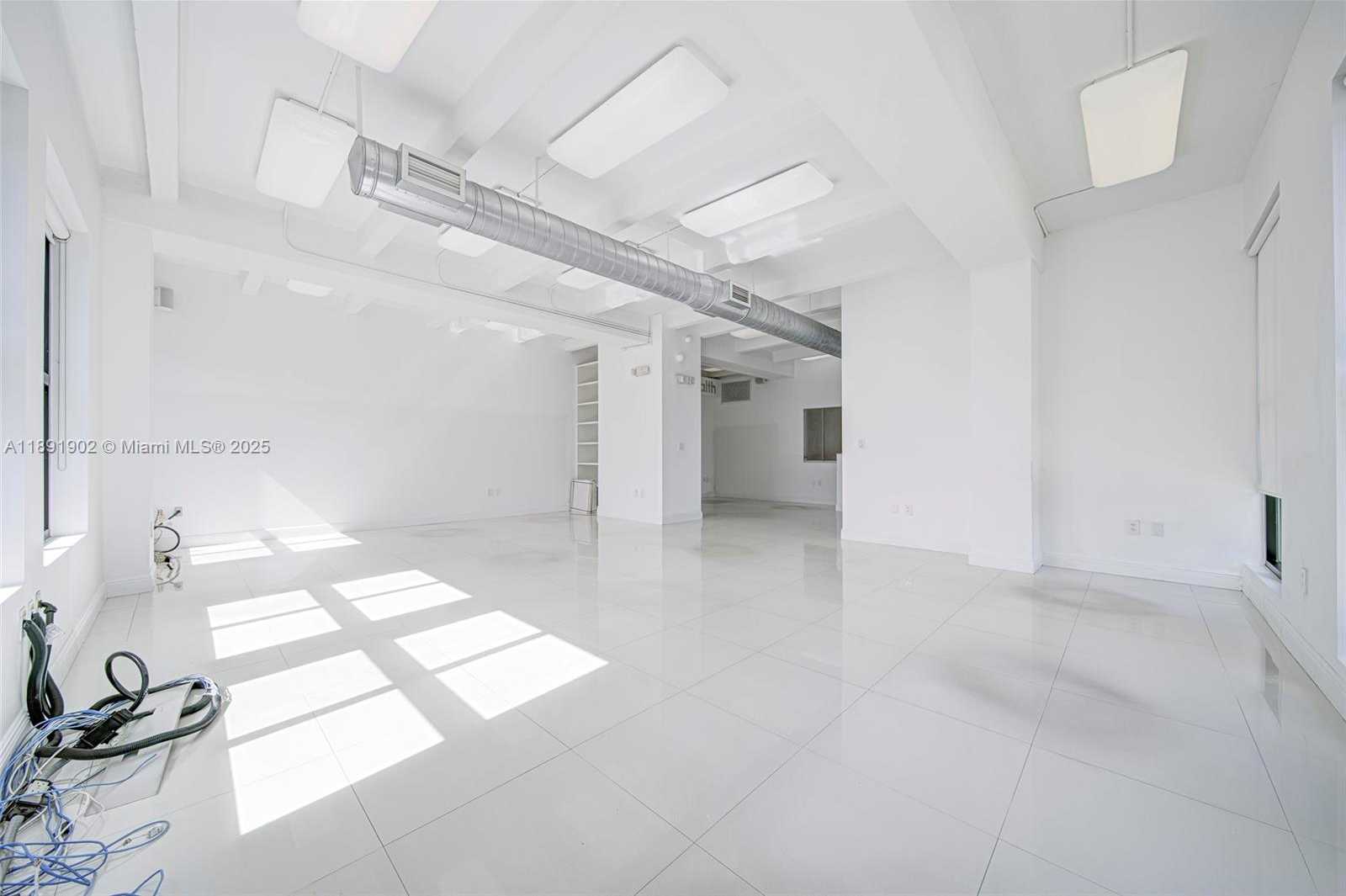 Small Image of 814 PONCE DE LEON BLVD #304, Coral Gables Number 4