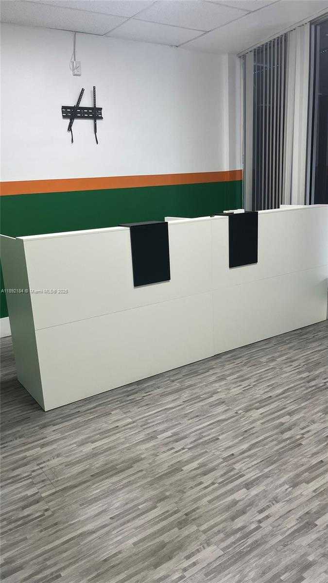 Small Image of 5 PALM PLAZA #Suite #5, Homestead Number 4