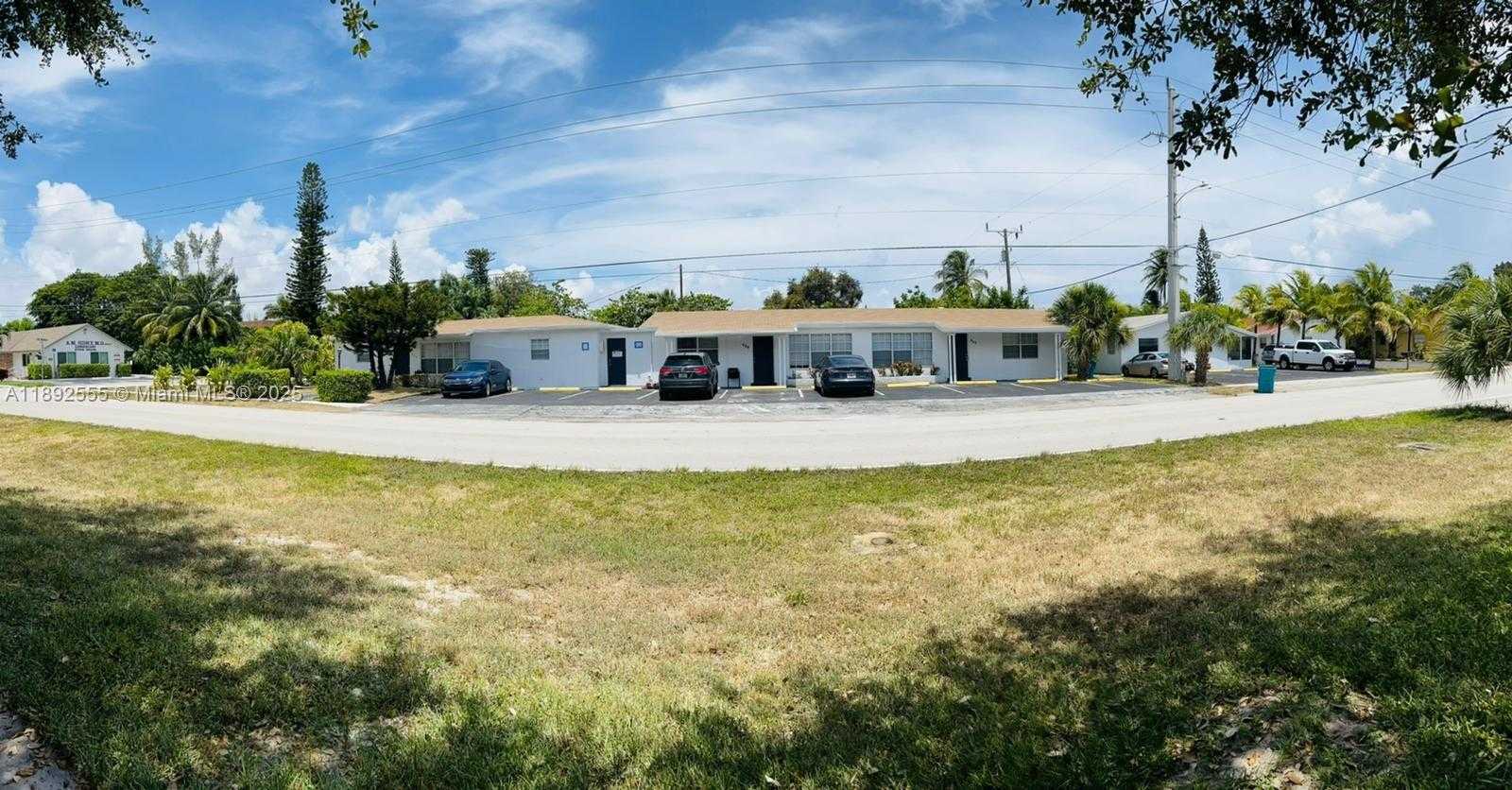 Small Image of 333 SOUTH EAST 23RD AVE, Boynton Beach Number 2