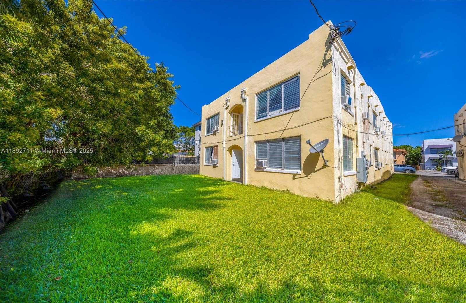 Small Image of 2028 SOUTH WEST 6TH ST, Miami Number 3