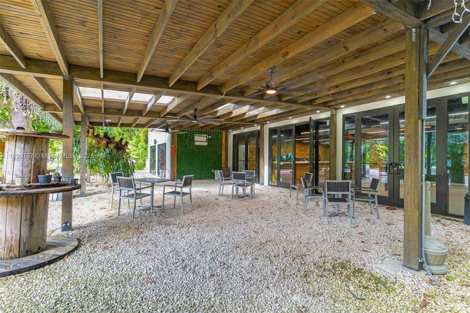 Small Image of 23175 SOUTH WEST NARANJA RD, Miami Number 11