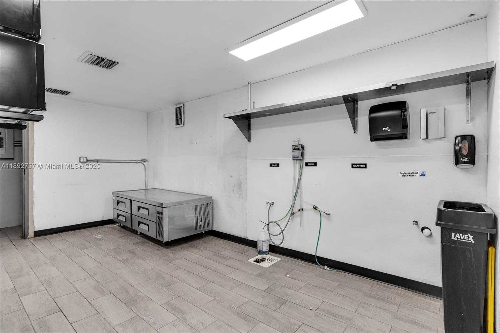 Small Image of 23175 SOUTH WEST NARANJA RD, Miami Number 13