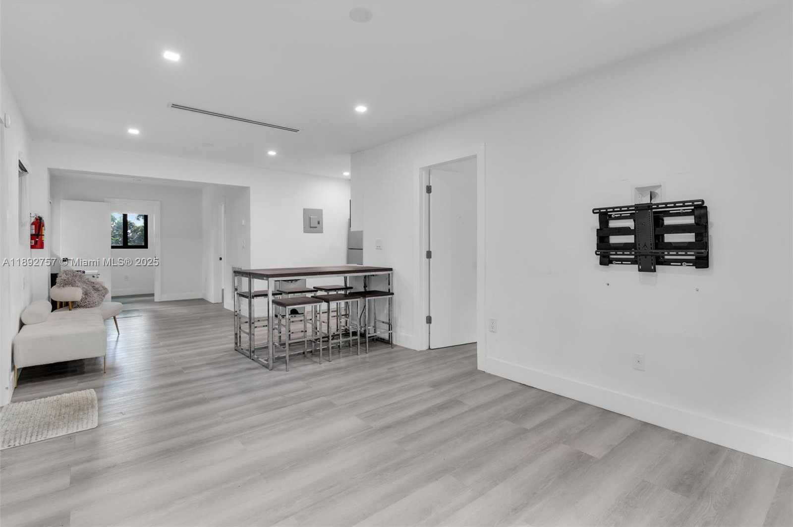 Small Image of 23175 SOUTH WEST NARANJA RD, Miami Number 22