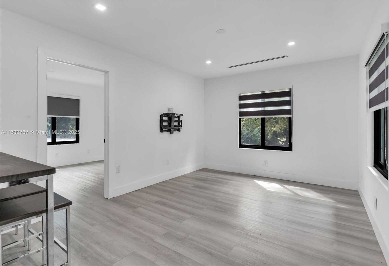 Small Image of 23175 SOUTH WEST NARANJA RD, Miami Number 23