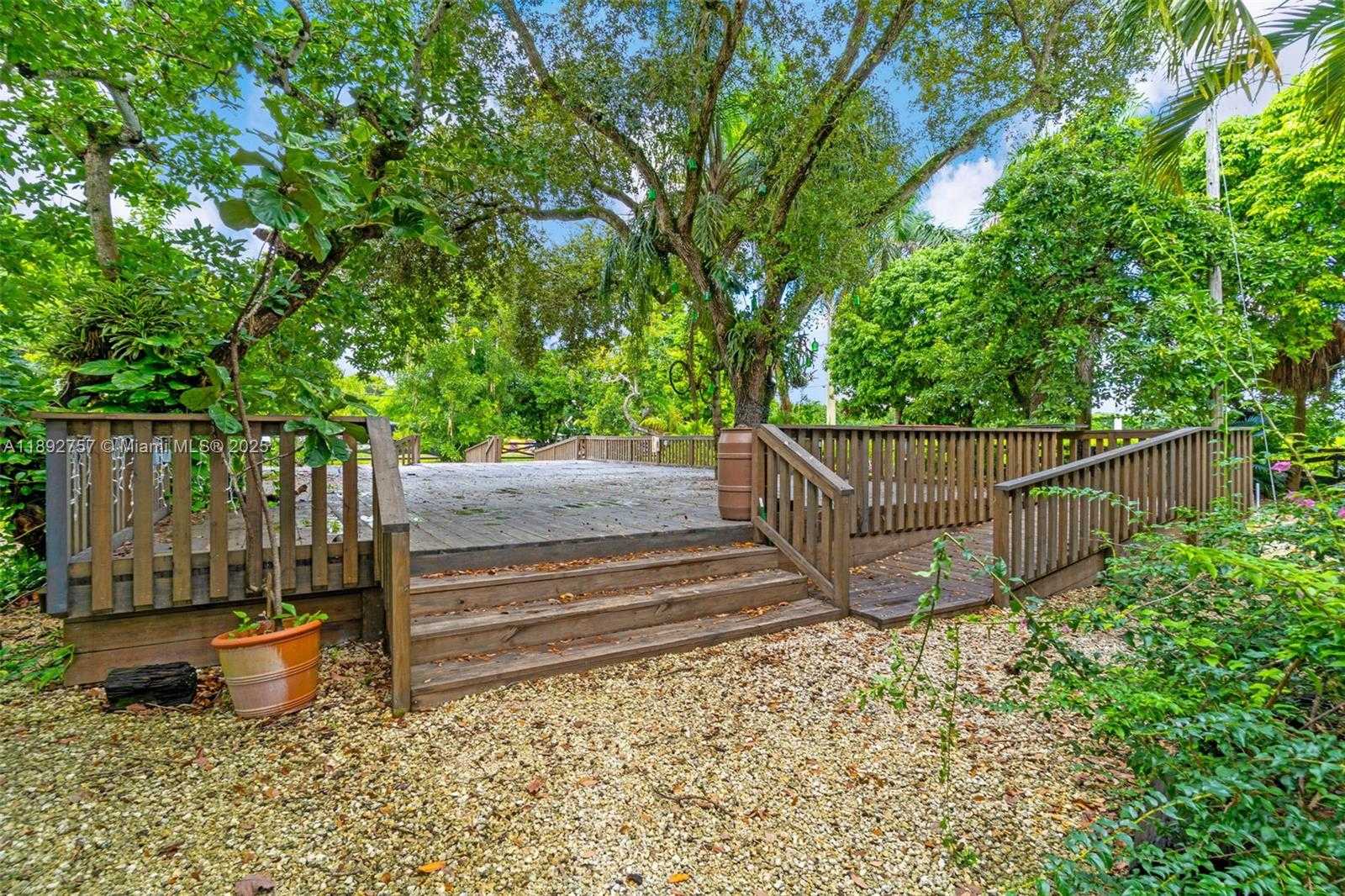 Small Image of 23175 SOUTH WEST NARANJA RD, Miami Number 31