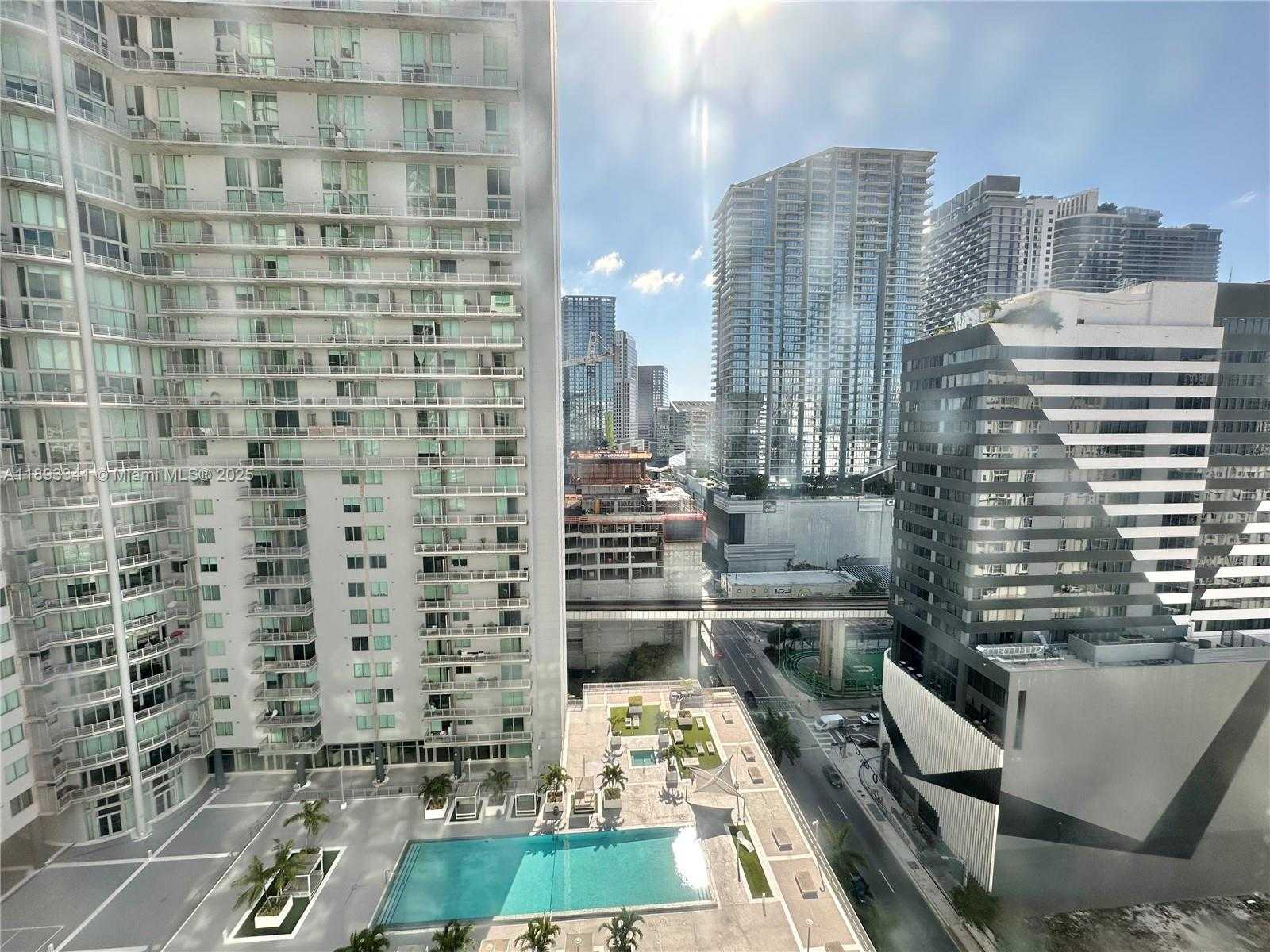 Small Image of 175 SE 7th St, Miami, FL 33131, USA Number 9
