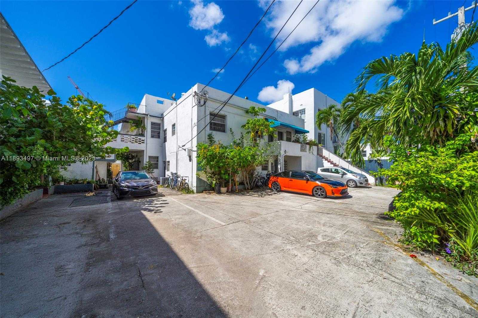 Small Image of 249 COLLINS AVE, Miami Beach Number 12
