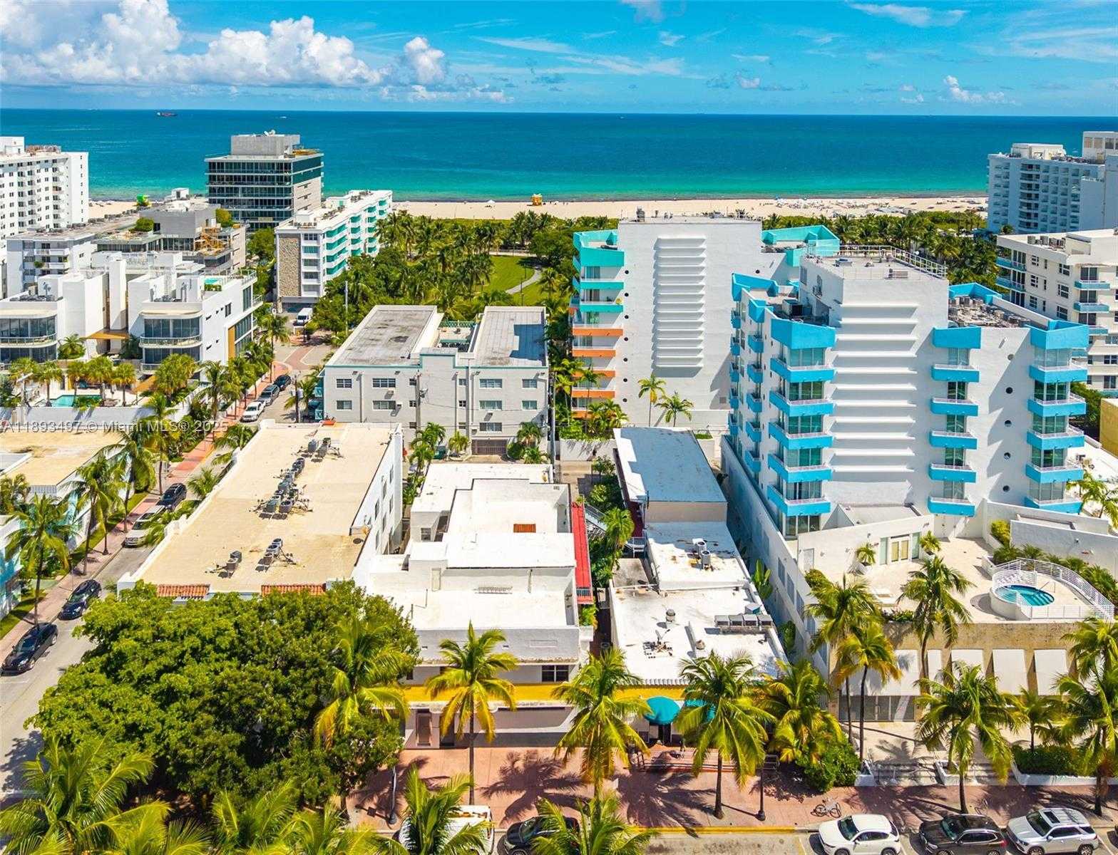 Small Image of 249 COLLINS AVE, Miami Beach Number 13