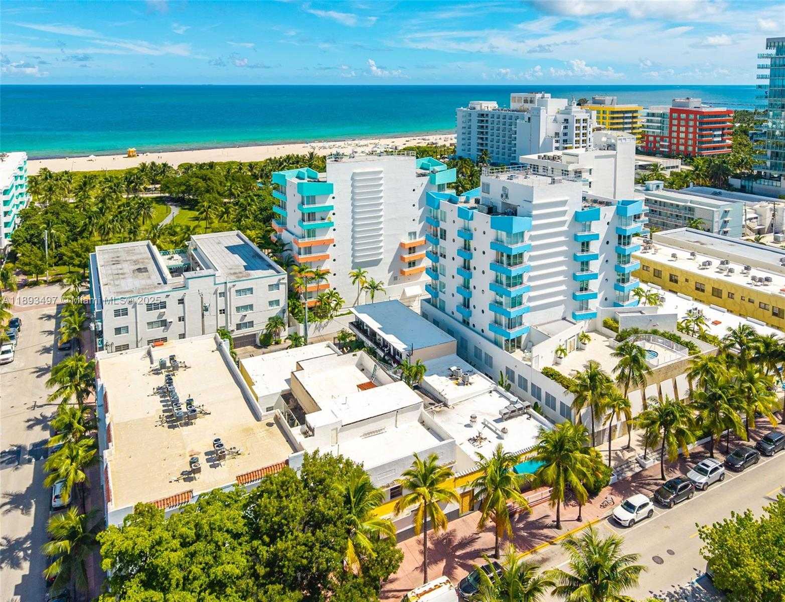 Small Image of 249 COLLINS AVE, Miami Beach Number 15