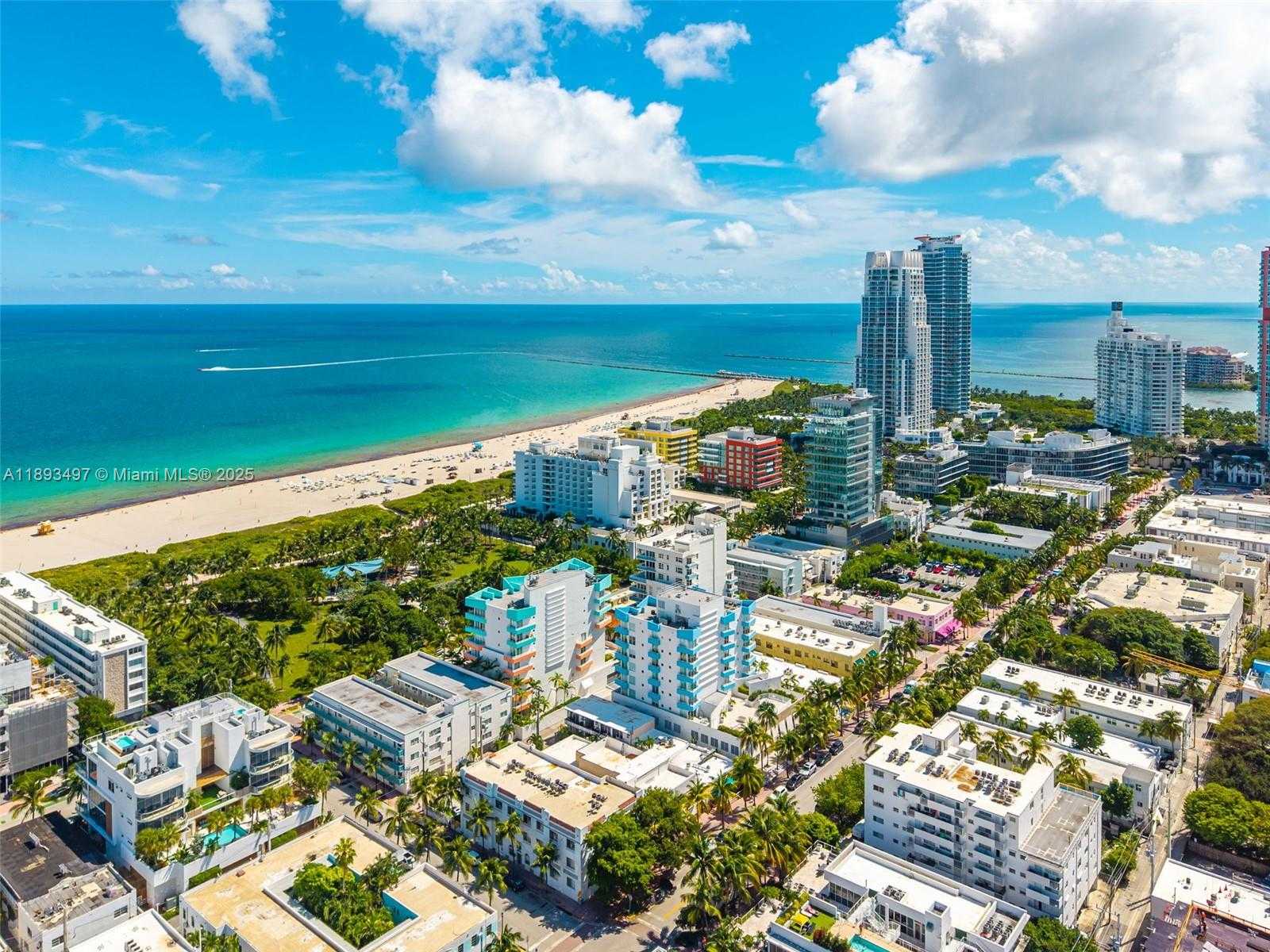 Small Image of 249 COLLINS AVE, Miami Beach Number 24