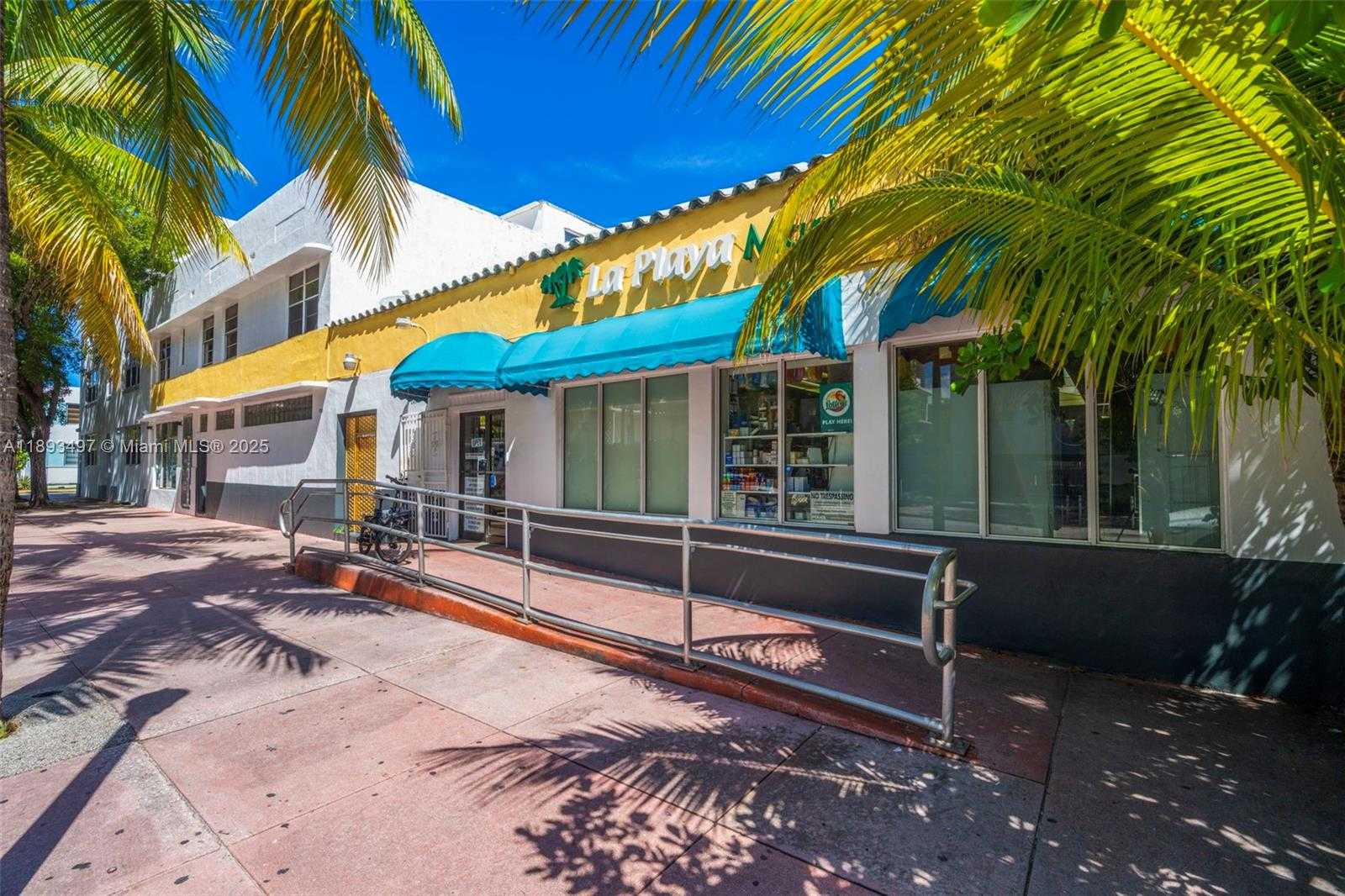 Small Image of 249 COLLINS AVE, Miami Beach Number 6