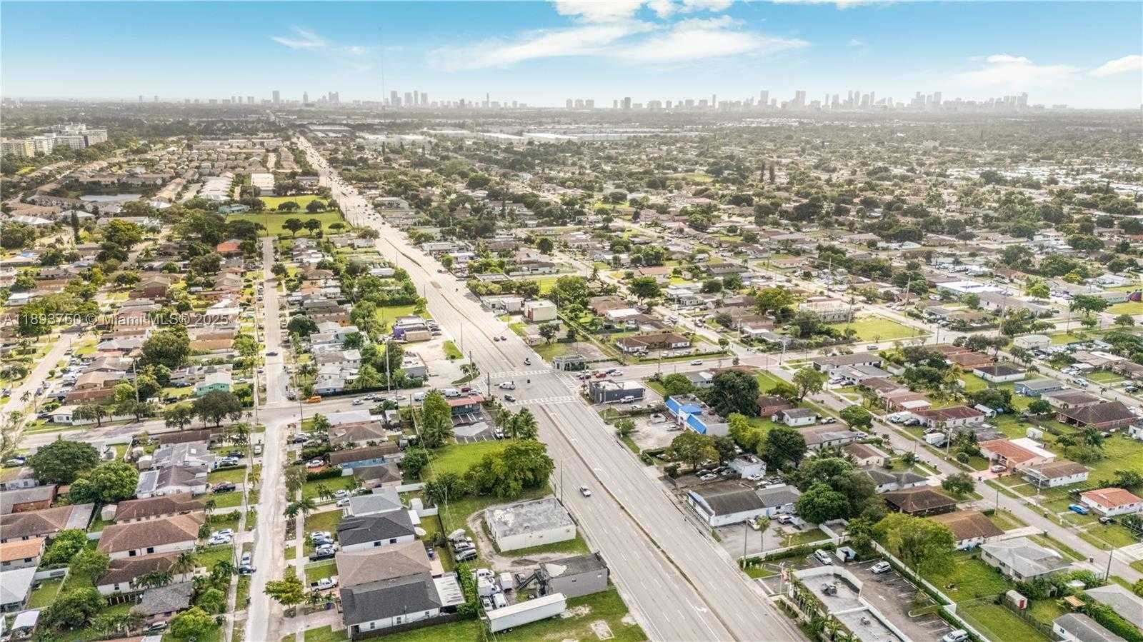 Small Image of 5619 PEMBROKE RD, Hollywood Number 12