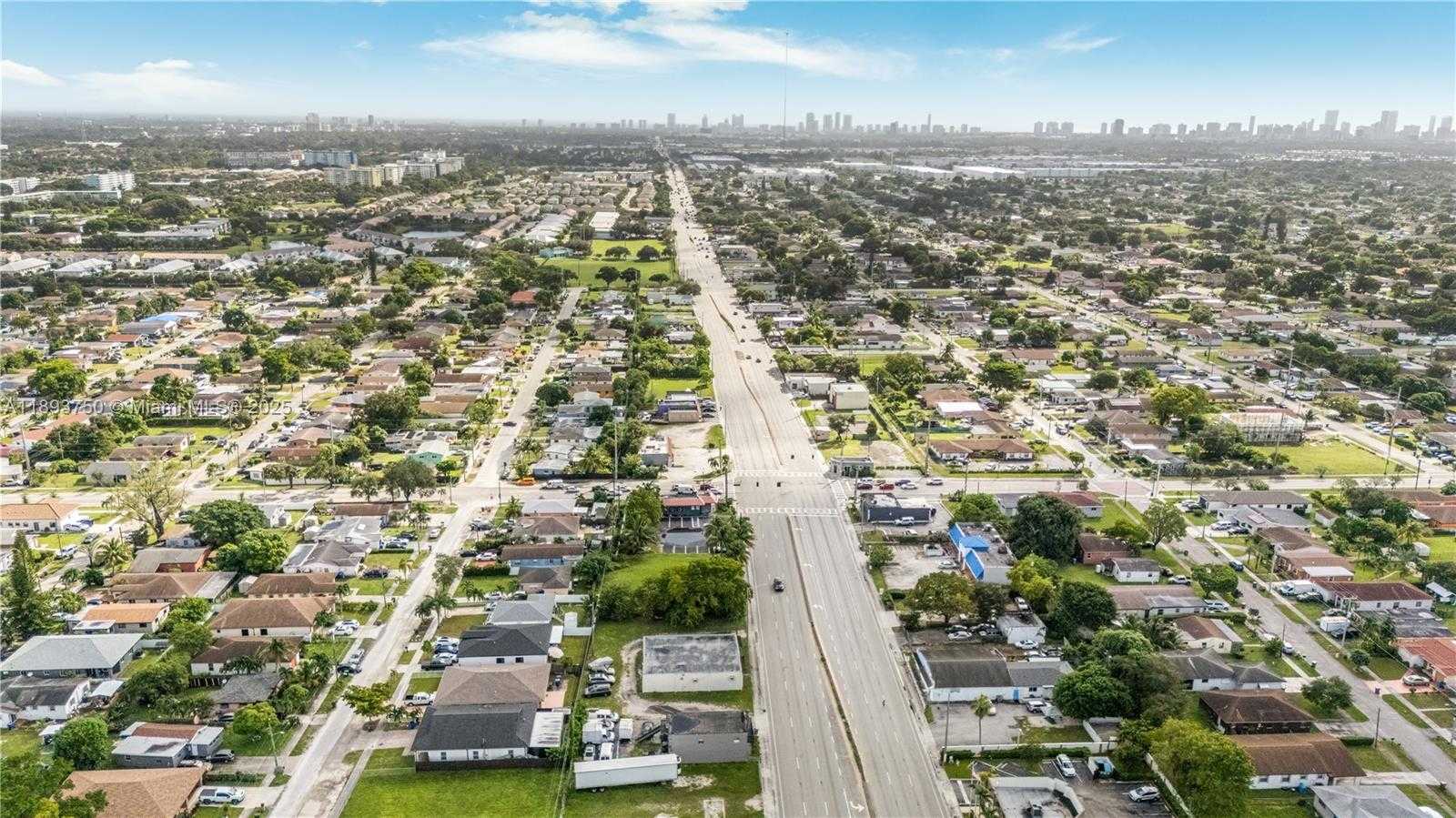 Small Image of 5619 PEMBROKE RD, Hollywood Number 13