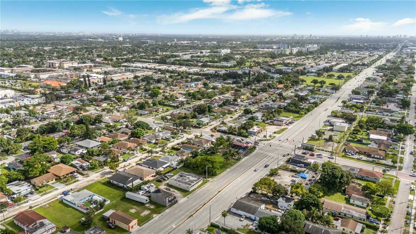 Small Image of 5619 PEMBROKE RD, Hollywood Number 14