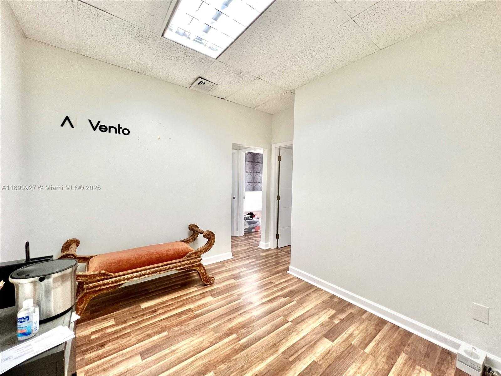 Small Image of 2625 PONCE DE LEON BLVD #285, Coral Gables Number 3