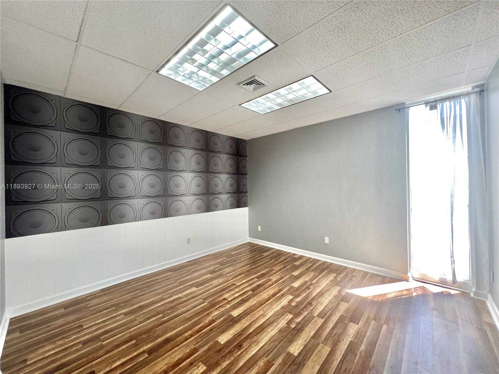 Small Image of 2625 PONCE DE LEON BLVD #285, Coral Gables Number 4
