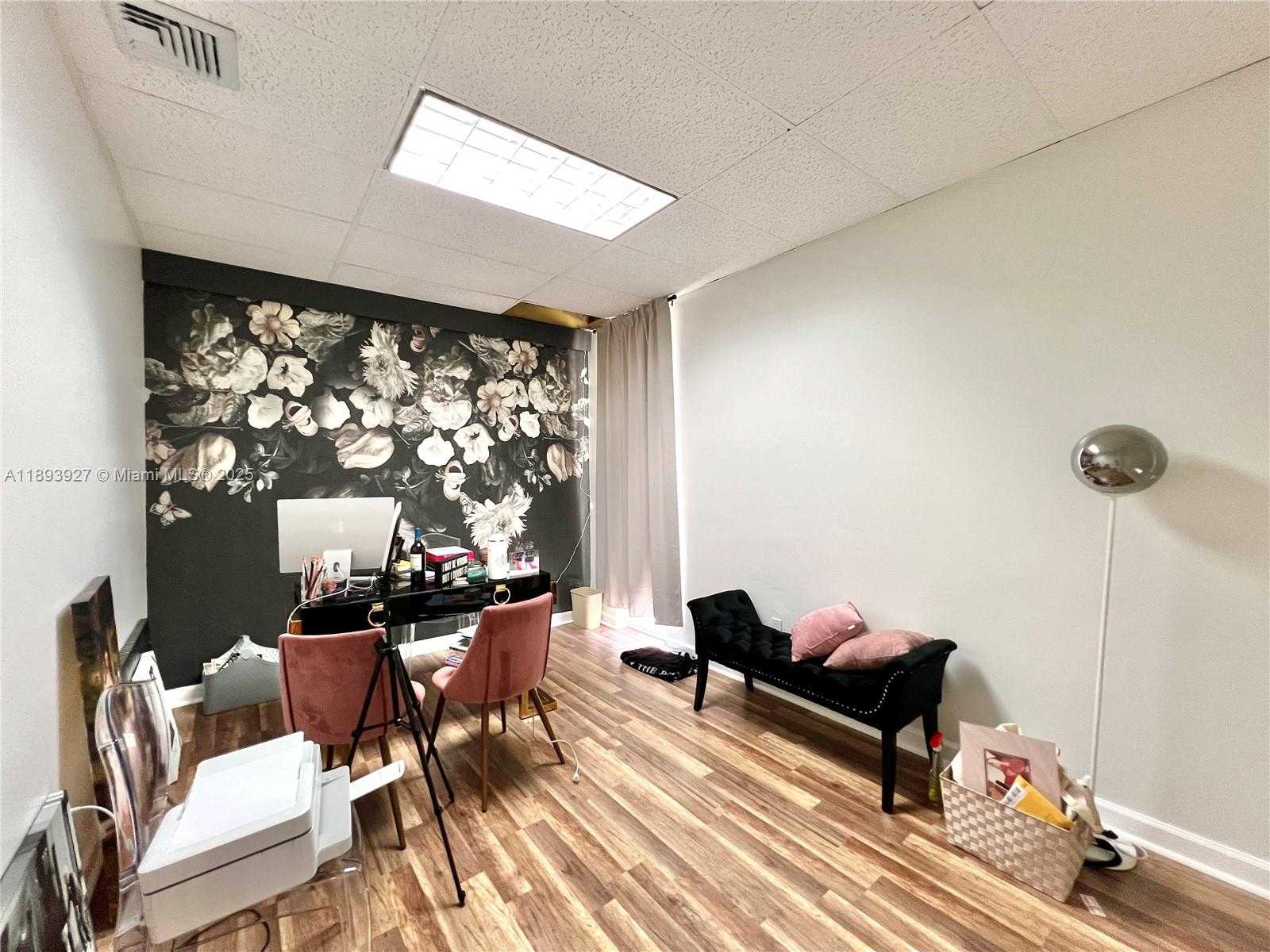 Small Image of 2625 PONCE DE LEON BLVD #285, Coral Gables Number 5