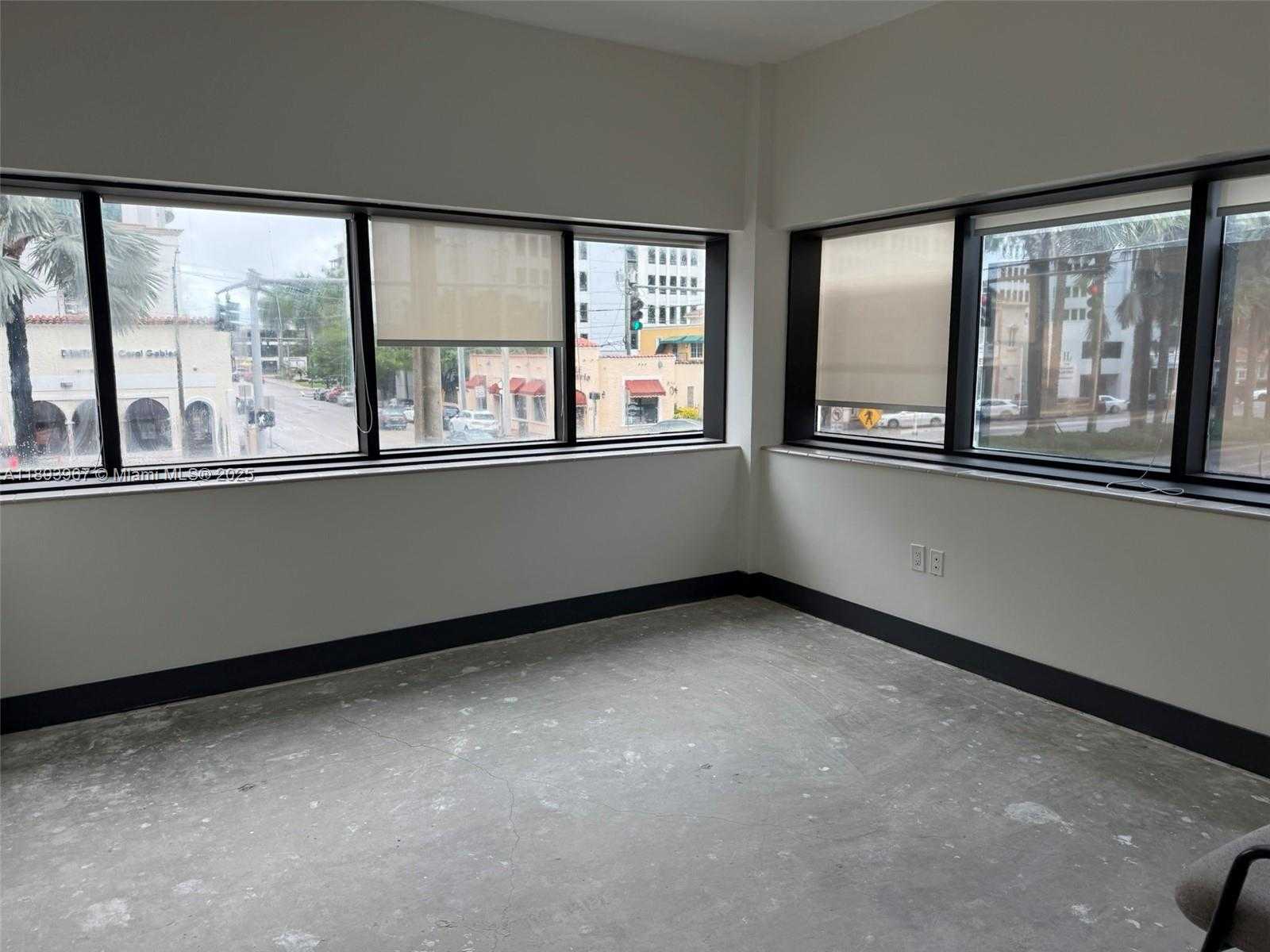 Small Image of 299 ALHAMBRA CIR #203, Coral Gables Number 3