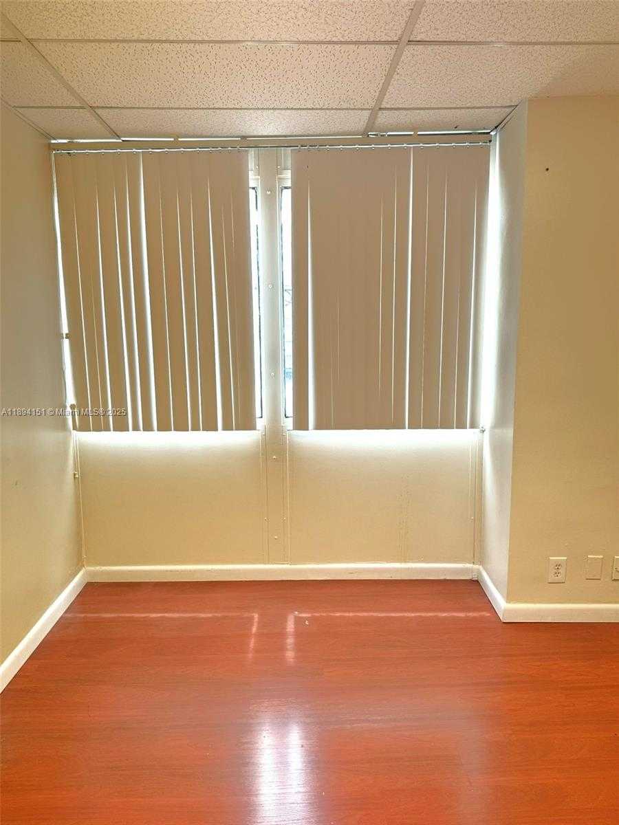 Small Image of 299 ALHAMBRA CIR #224, Coral Gables Number 4