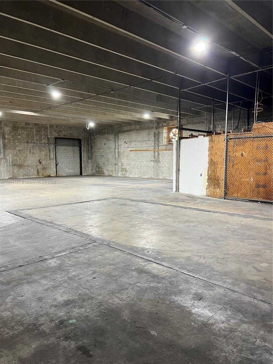 Small Image of 7278 NORTH WEST 70TH ST, Miami Number 3