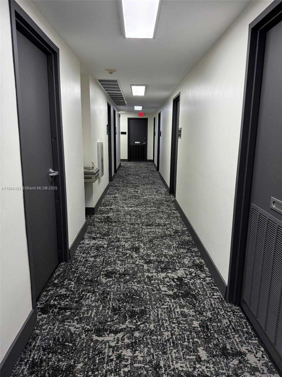 Small Image of 299 ALHAMBRA CIR #212, Coral Gables Number 6