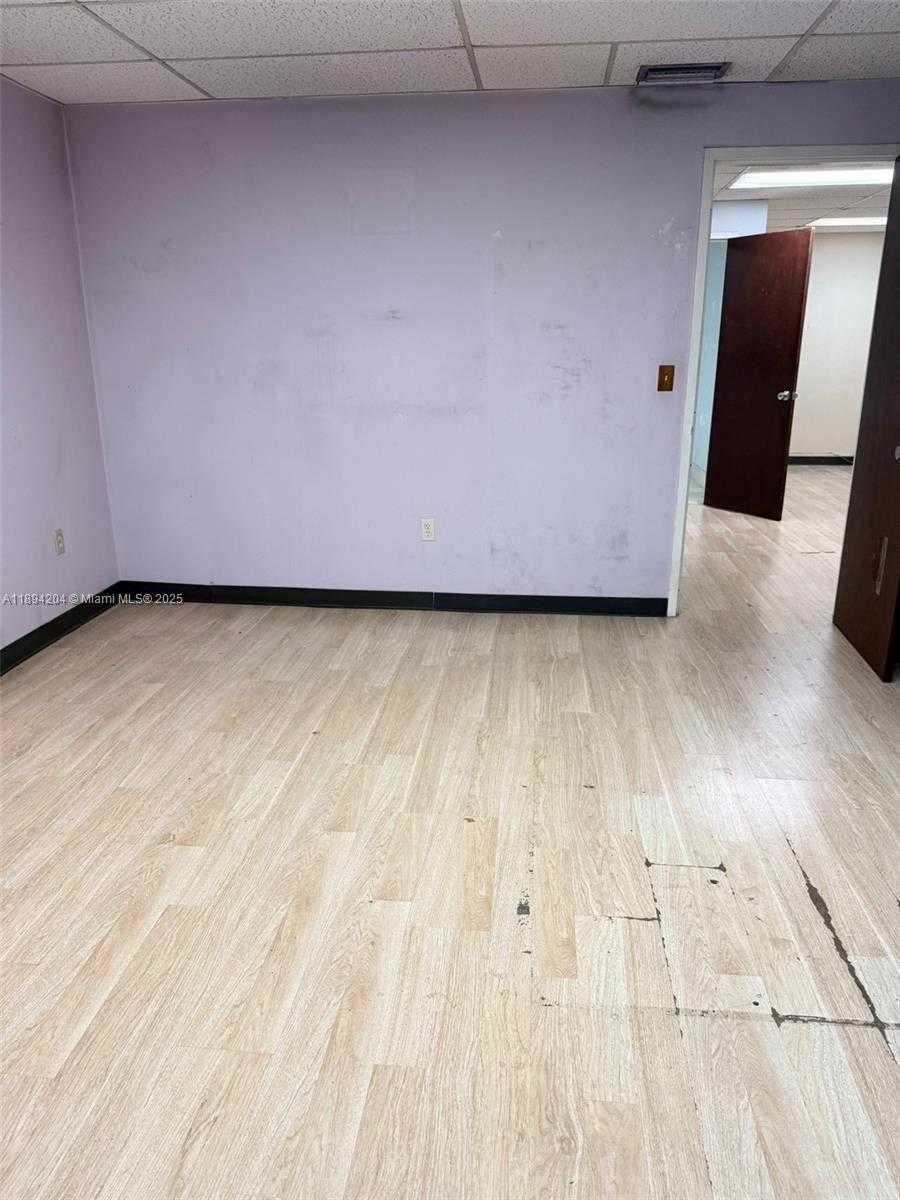 Small Image of 299 ALHAMBRA CIR #218, Coral Gables Number 3
