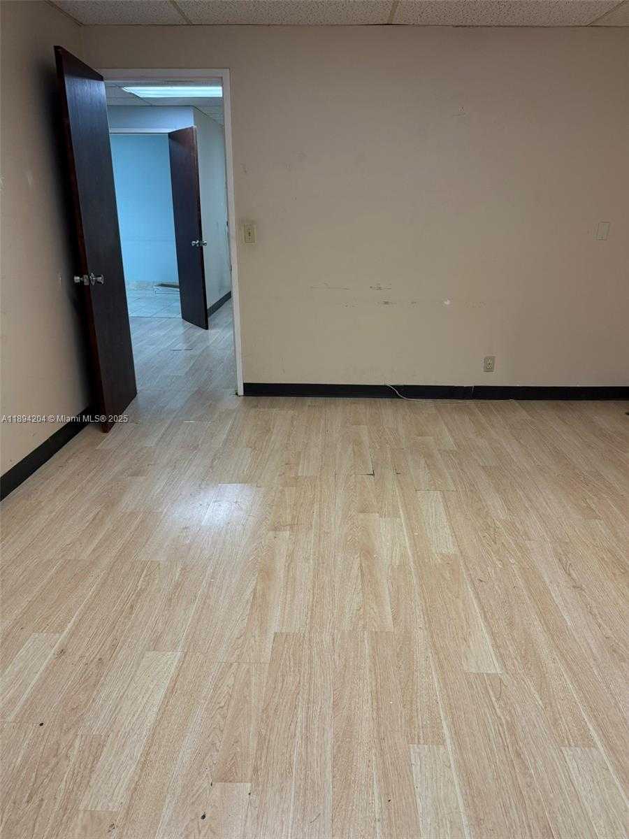 Small Image of 299 ALHAMBRA CIR #218, Coral Gables Number 4