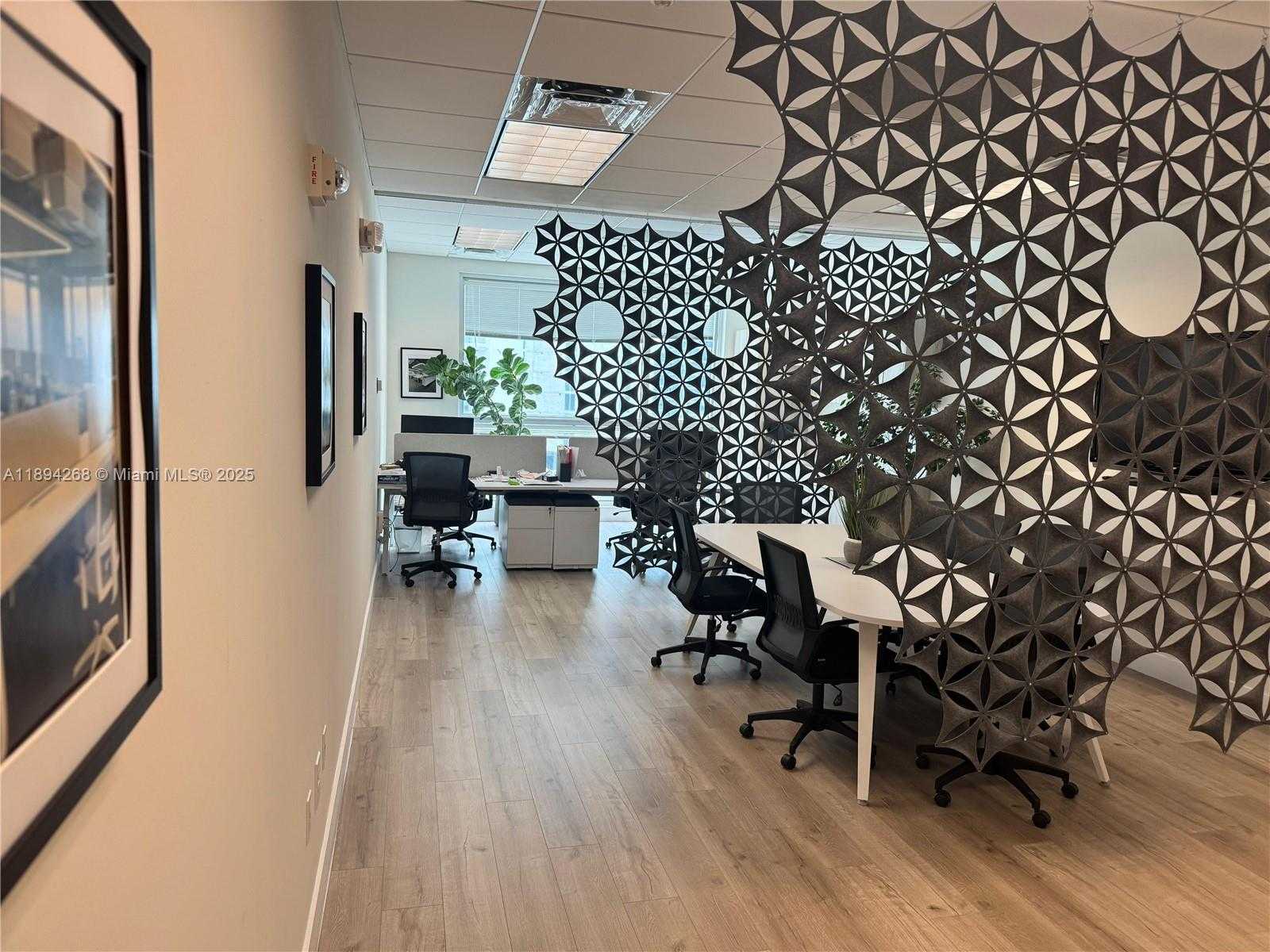 Small Image of 175 SE 7th St, Miami, FL 33131, USA Number 4