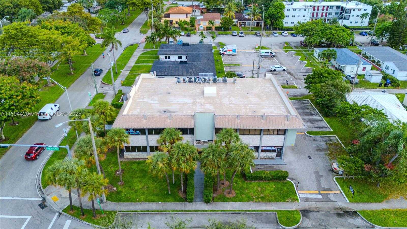 Small Image of 17101 NORTH EAST 19TH AVE, North Miami Beach Number 11