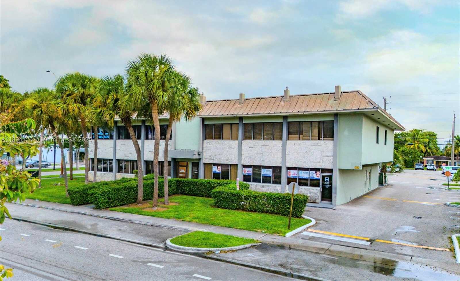 Small Image of 17101 NORTH EAST 19TH AVE, North Miami Beach Number 6