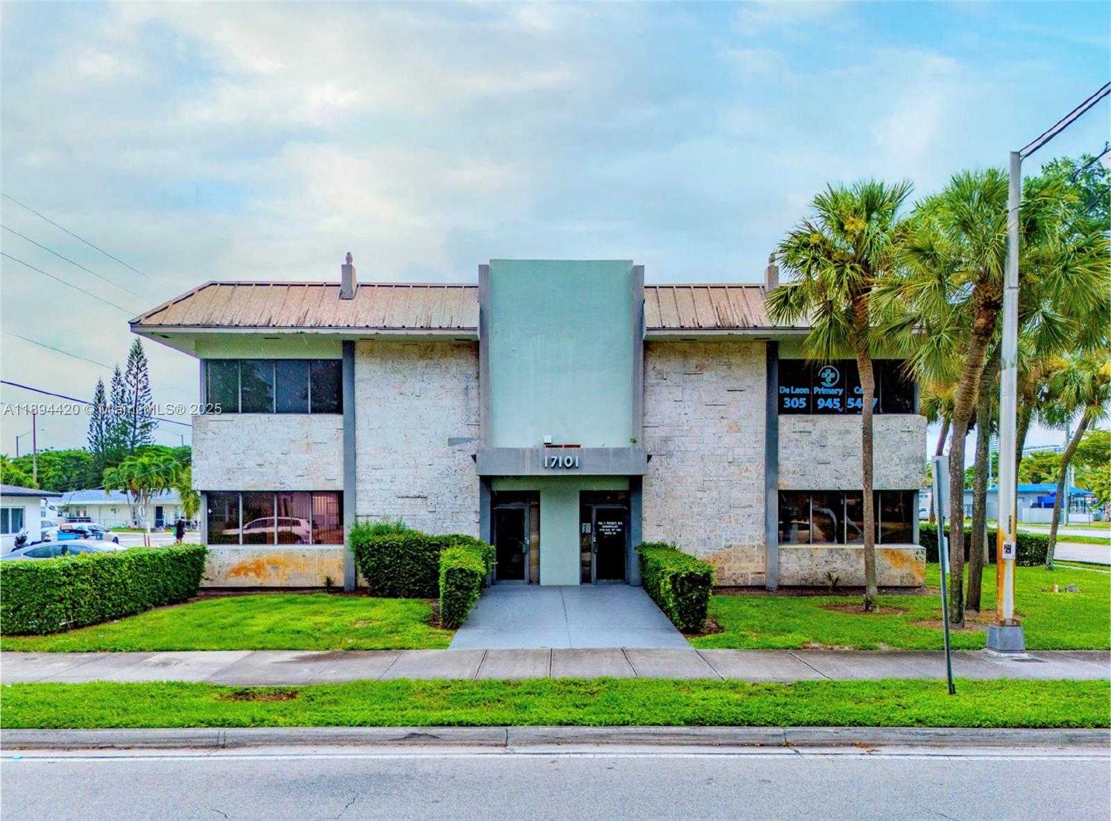 Small Image of 17101 NORTH EAST 19TH AVE, North Miami Beach Number 9