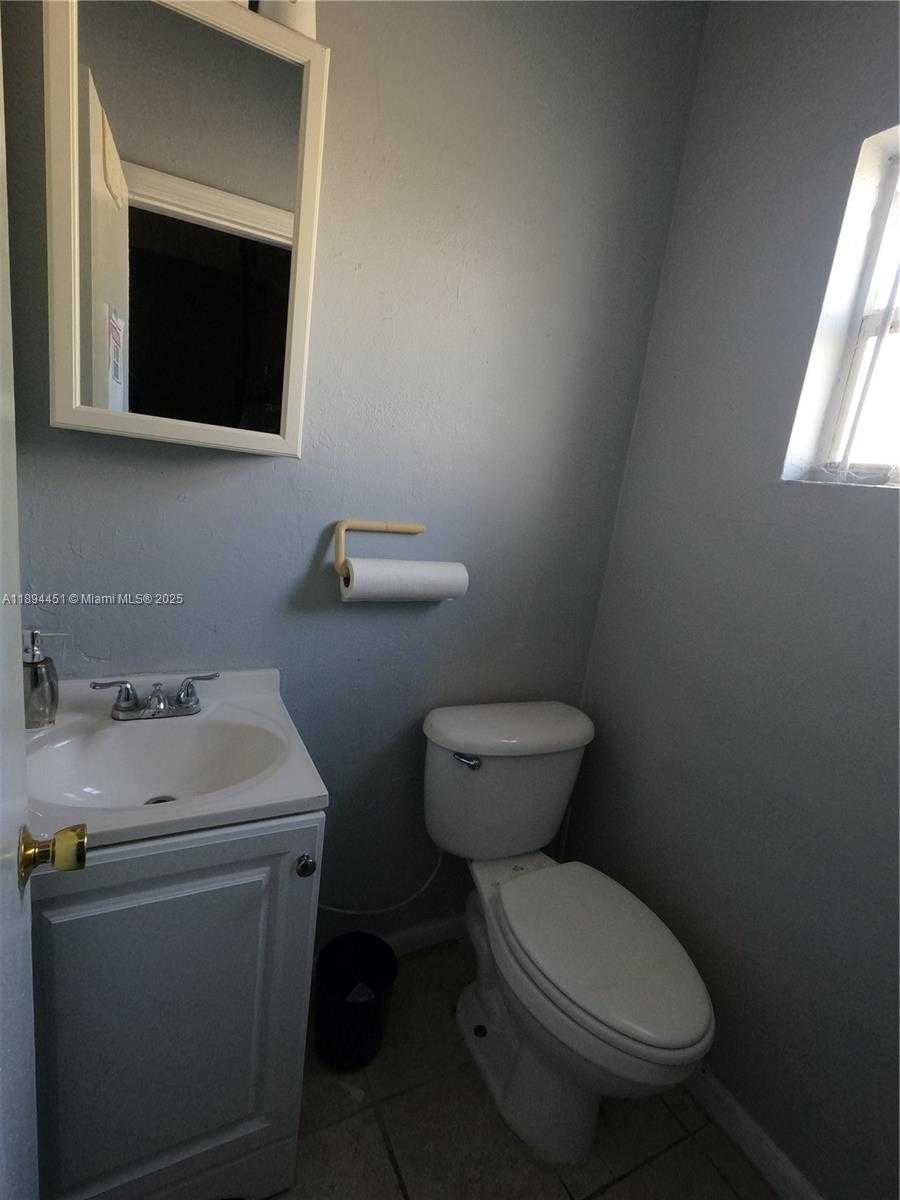Small Image of 17354 SOUTH DIXIE HWY, Palmetto Bay Number 7