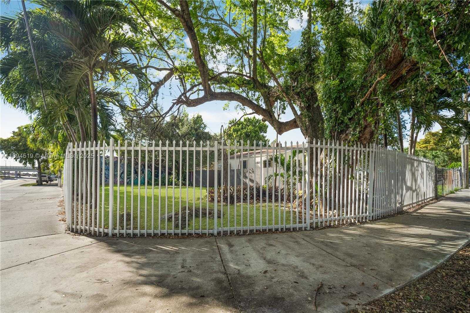 Small Image of 1121 NORTH WEST 29TH ST, Miami Number 3