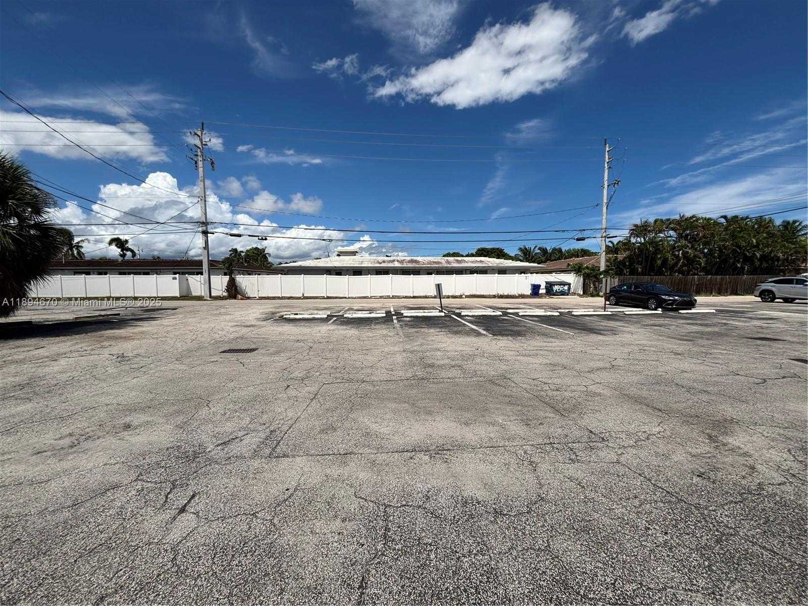 Small Image of 2727 EAST OAKLAND PARK BLVD #205A, Fort Lauderdale Number 32