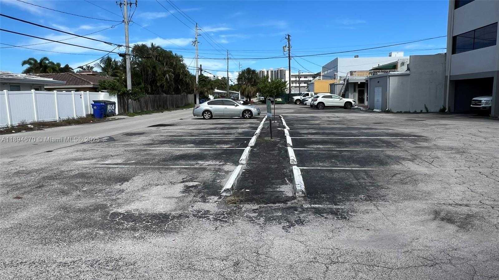 Small Image of 2727 EAST OAKLAND PARK BLVD #205A, Fort Lauderdale Number 34