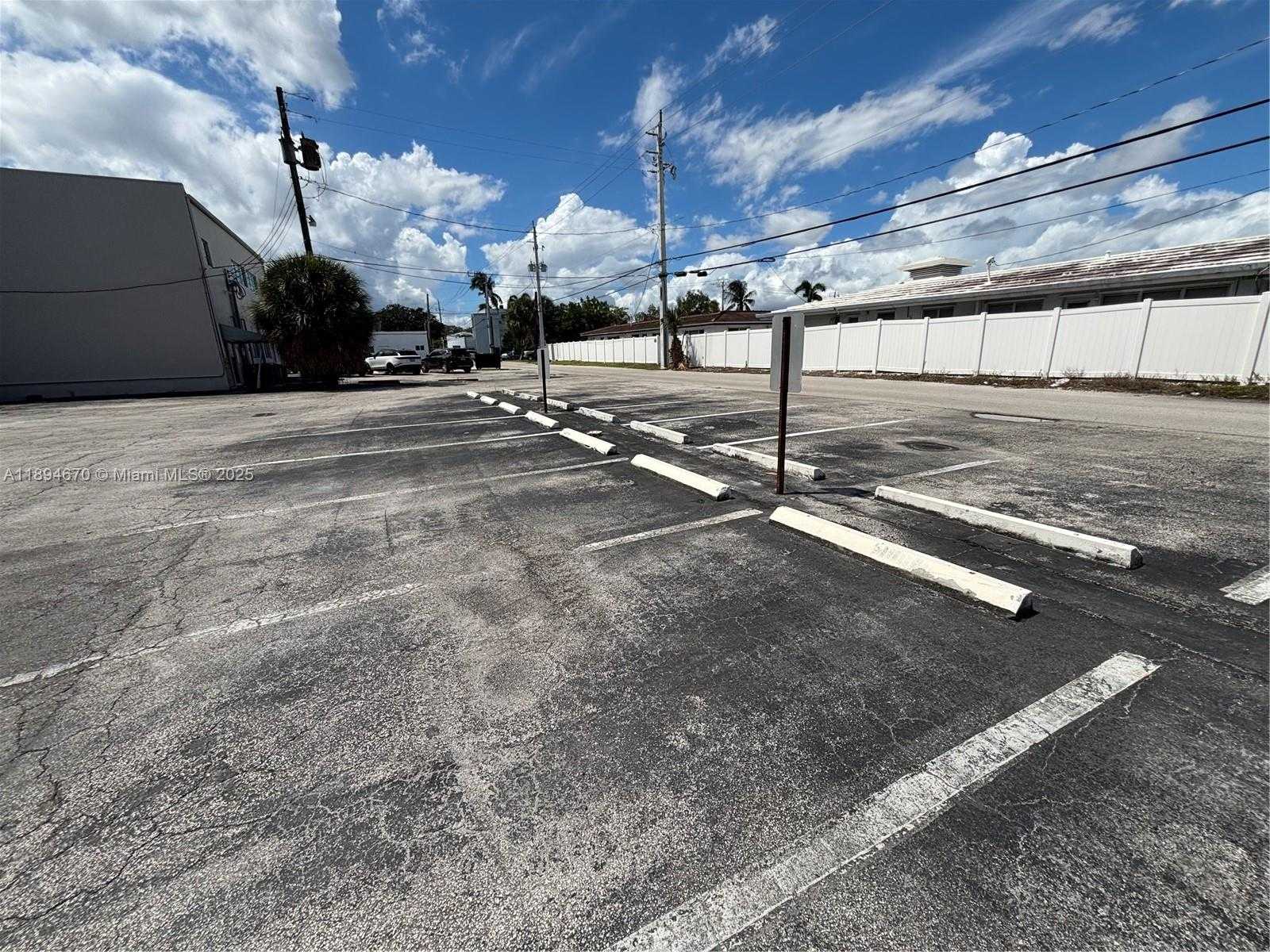 Small Image of 2727 EAST OAKLAND PARK BLVD #205A, Fort Lauderdale Number 35