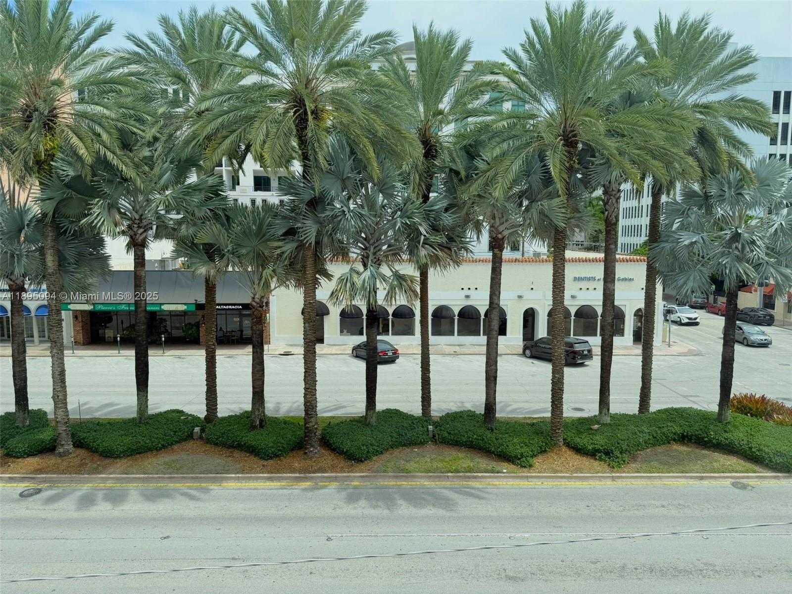 Small Image of 299 ALHAMBRA CIR #315, Coral Gables Number 6