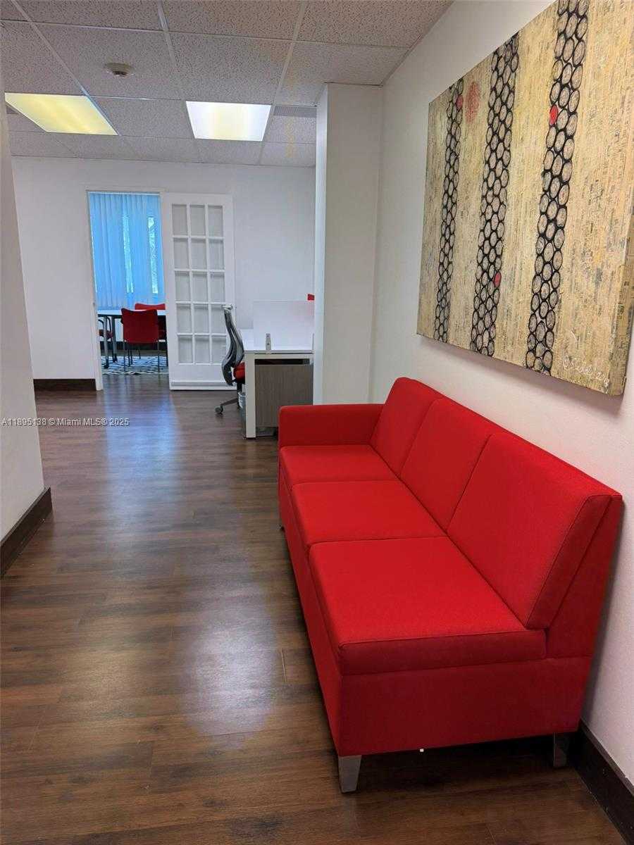 Small Image of 299 ALHAMBRA CIR #318, Coral Gables Number 3