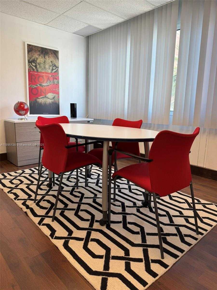 Small Image of 299 ALHAMBRA CIR #318, Coral Gables Number 4