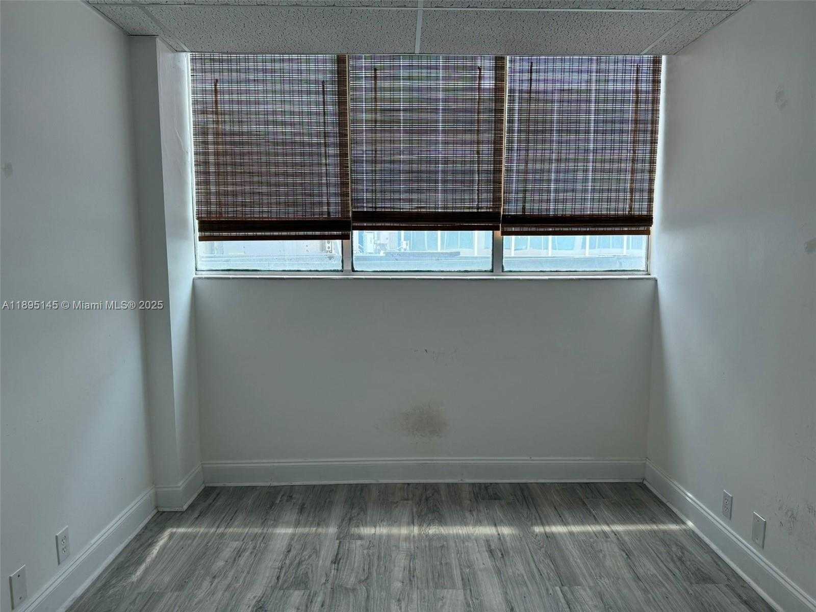 Small Image of 299 ALHAMBRA CIR #321, Coral Gables Number 4