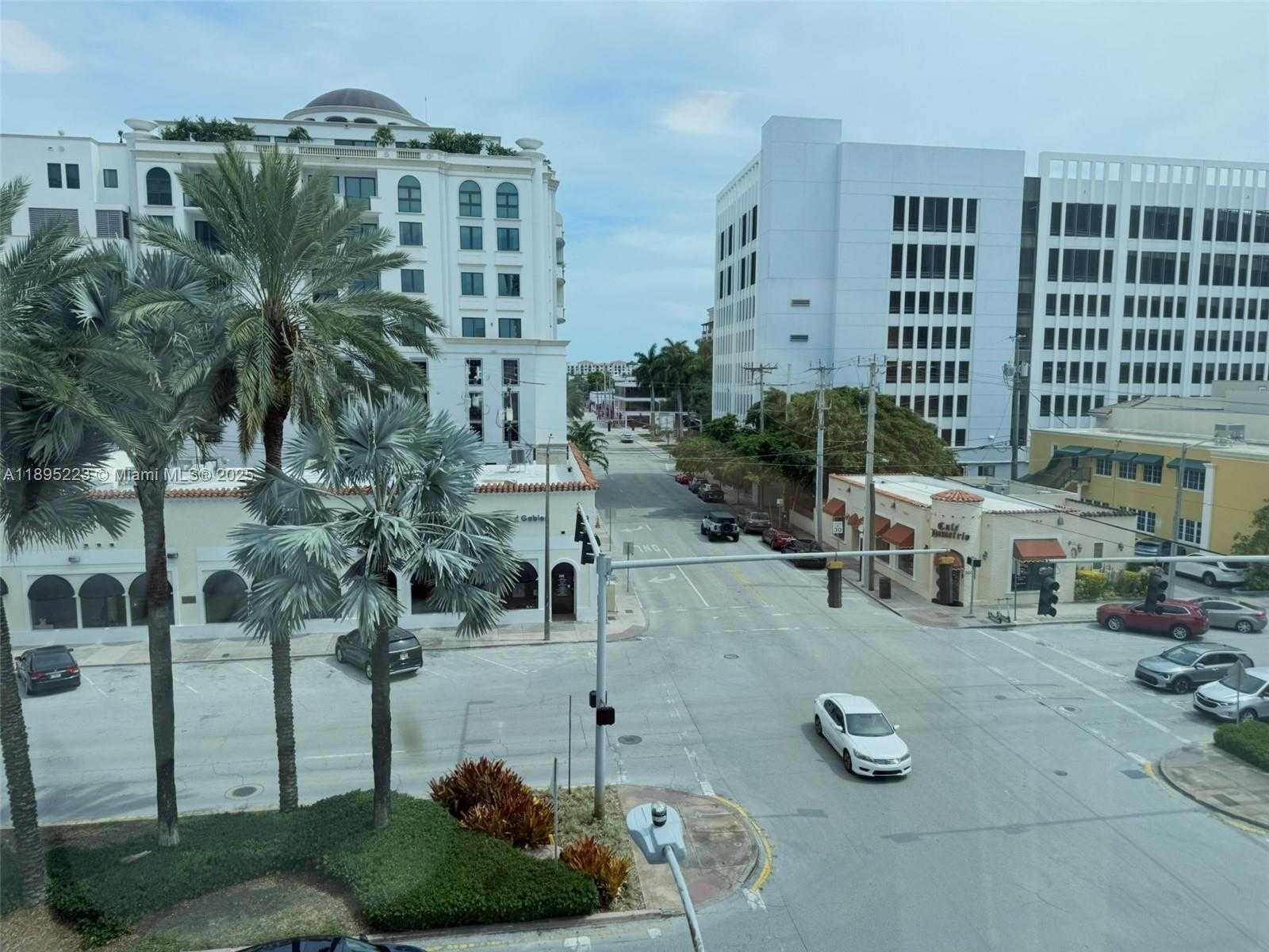 Small Image of 299 ALHAMBRA CIR #401, Coral Gables Number 5