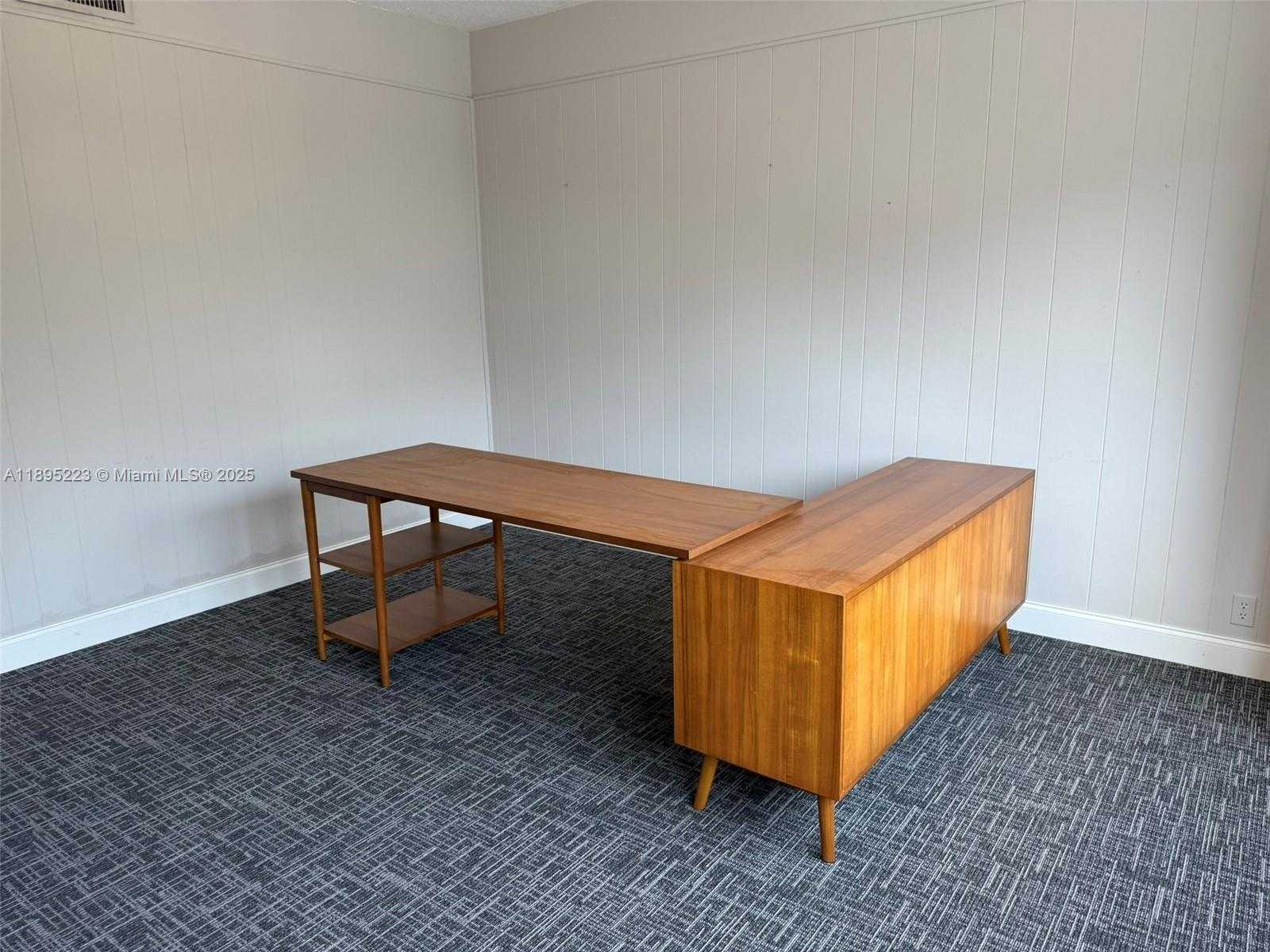 Small Image of 299 ALHAMBRA CIR #401, Coral Gables Number 7