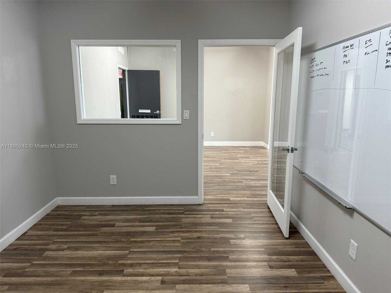 Small Image of 299 ALHAMBRA CIR #406, Coral Gables Number 4