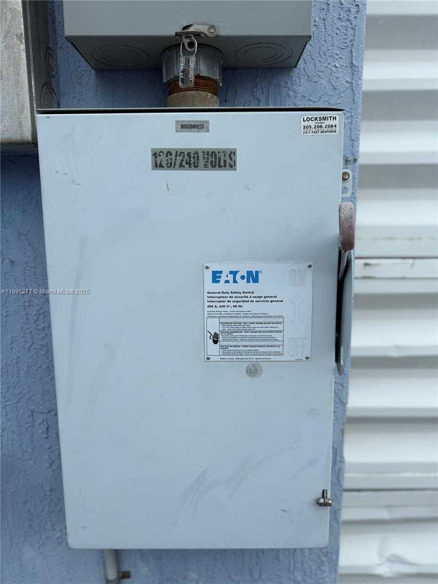 Small Image of 1870 NORTH WEST 21 TERRACE, Miami Number 16