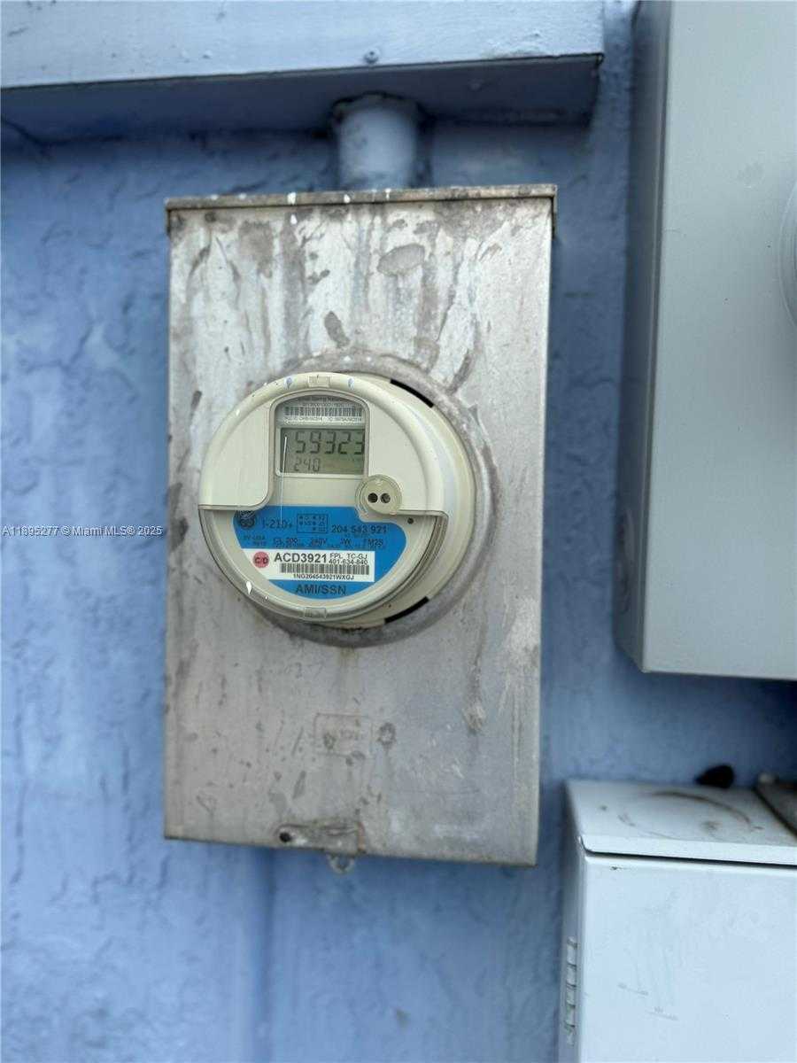 Small Image of 1870 NORTH WEST 21 TERRACE, Miami Number 18