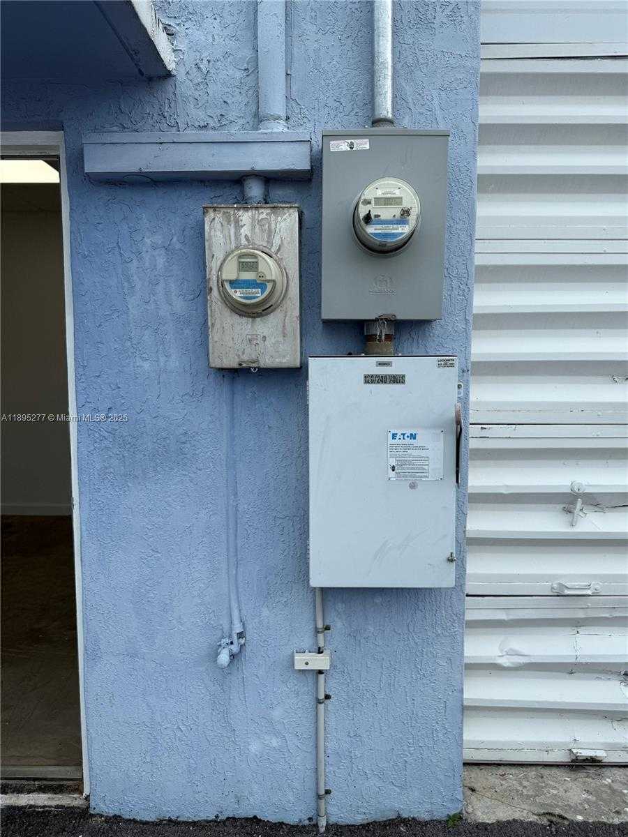 Small Image of 1870 NORTH WEST 21 TERRACE, Miami Number 19